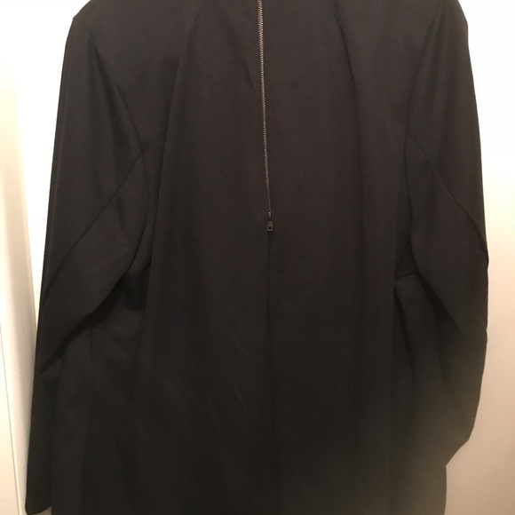 Blazer - Picture 3 of 4